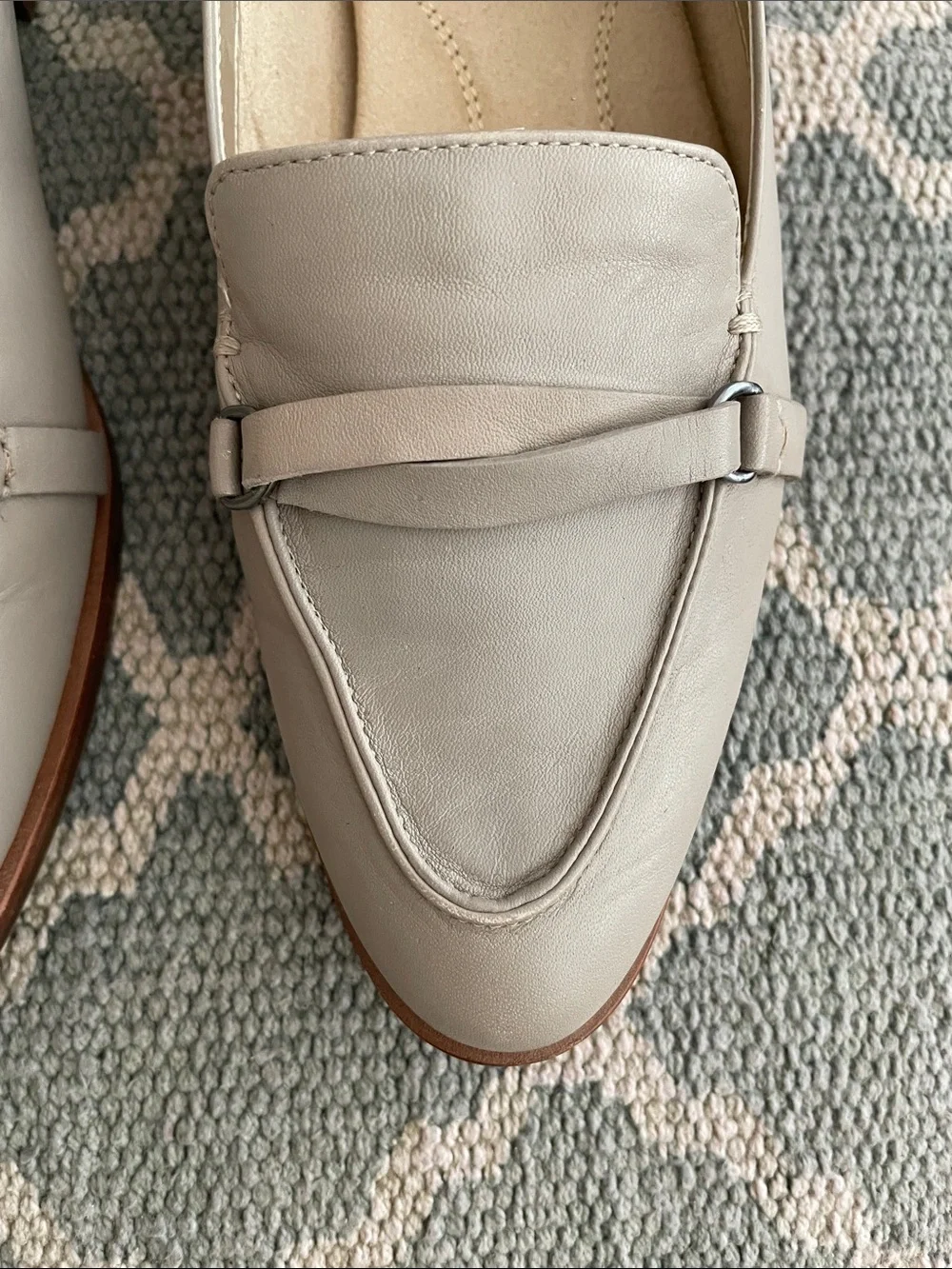 Aerosoles South East Grey Leather Loafers in Size 8